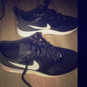 Women Air Max Tavas